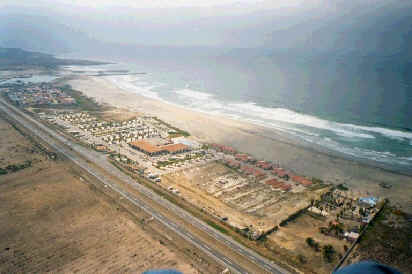 Matt's view of the Baja Seasons Resort just before his landing on the beach (14512 bytes)